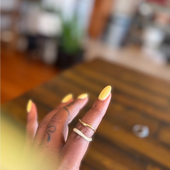 Wavy Gold Rings - Picture 3 of 4